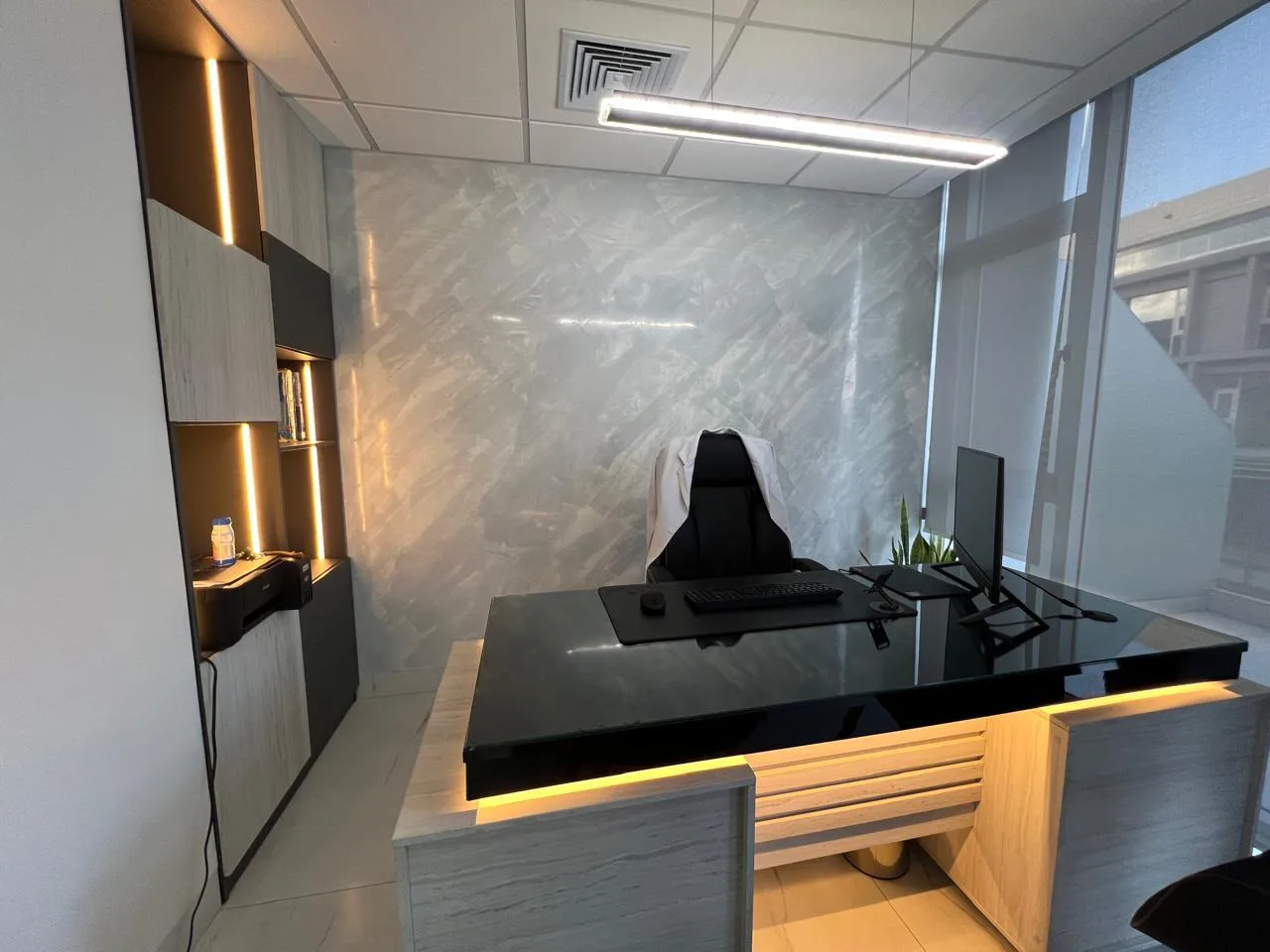 Consultorio en Alquiler, Edificio Agora, RobA