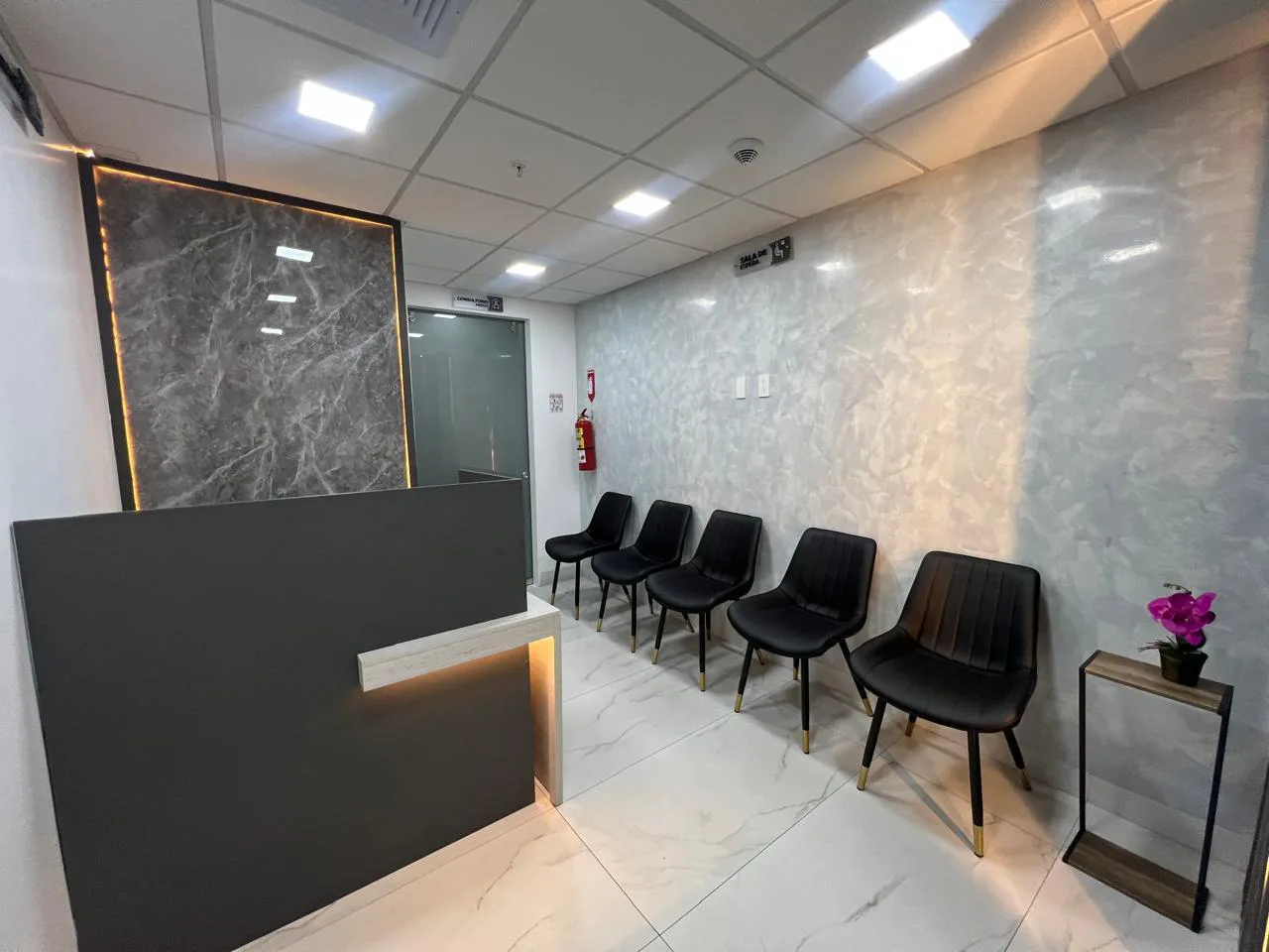 Consultorio en Alquiler, Edificio Agora, RobA