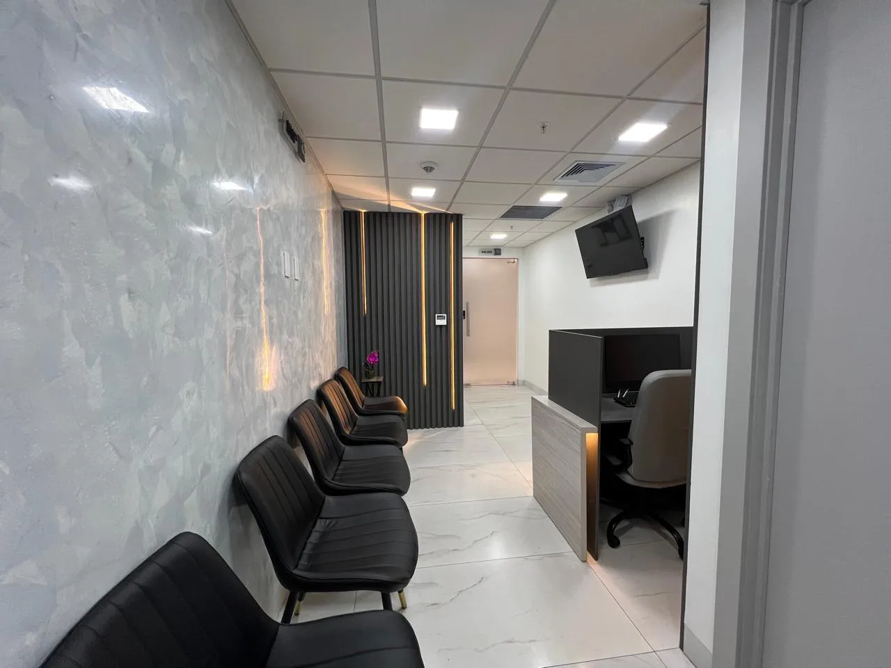 Consultorio en Alquiler, Edificio Agora, RobA