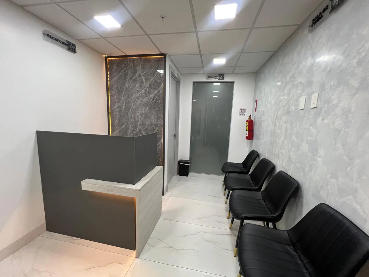 Consultorio en Alquiler, Edificio Agora, RobA