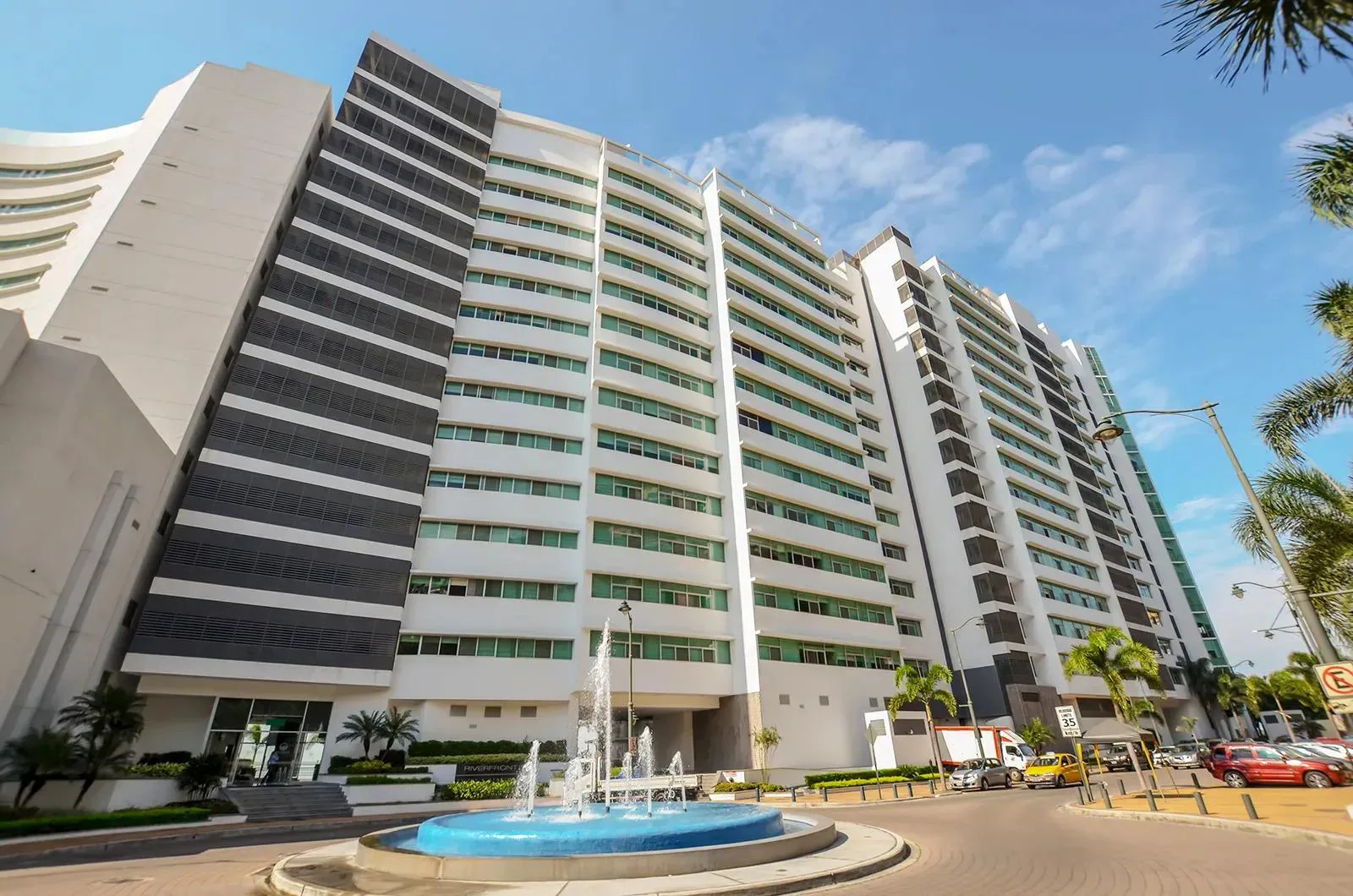 Suite en Alquiler en Riverfront II en Puerto Santa Ana, Guayaquil AnsSa
