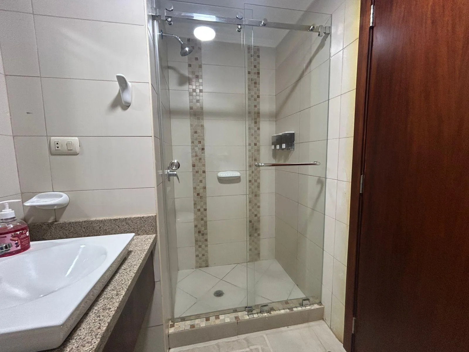 Suite en Alquiler en Riverfront II en Puerto Santa Ana, Guayaquil AnsSa