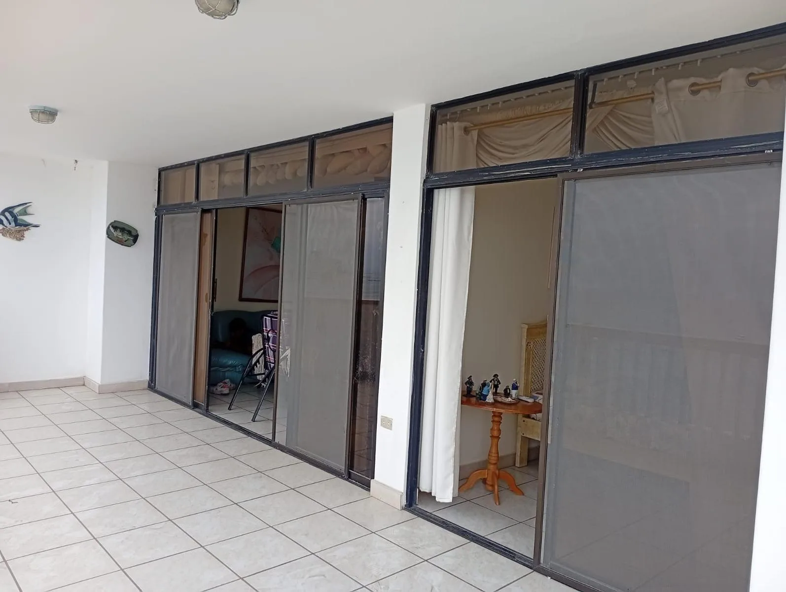 Departamento en venta, malecón Salinas, edificio frente a la playa, piso 7 RauH
