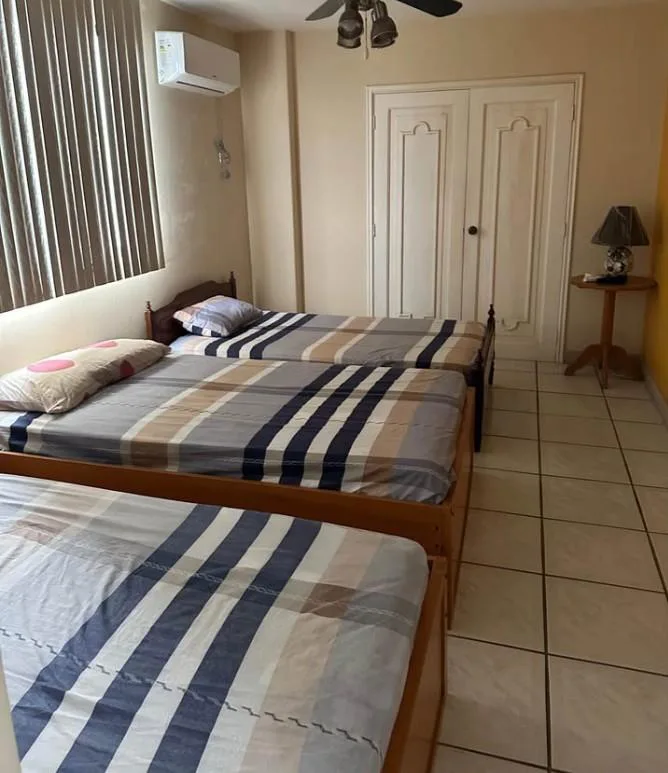 Departamento en venta, malecón Salinas, edificio frente a la playa, piso 7 RauH