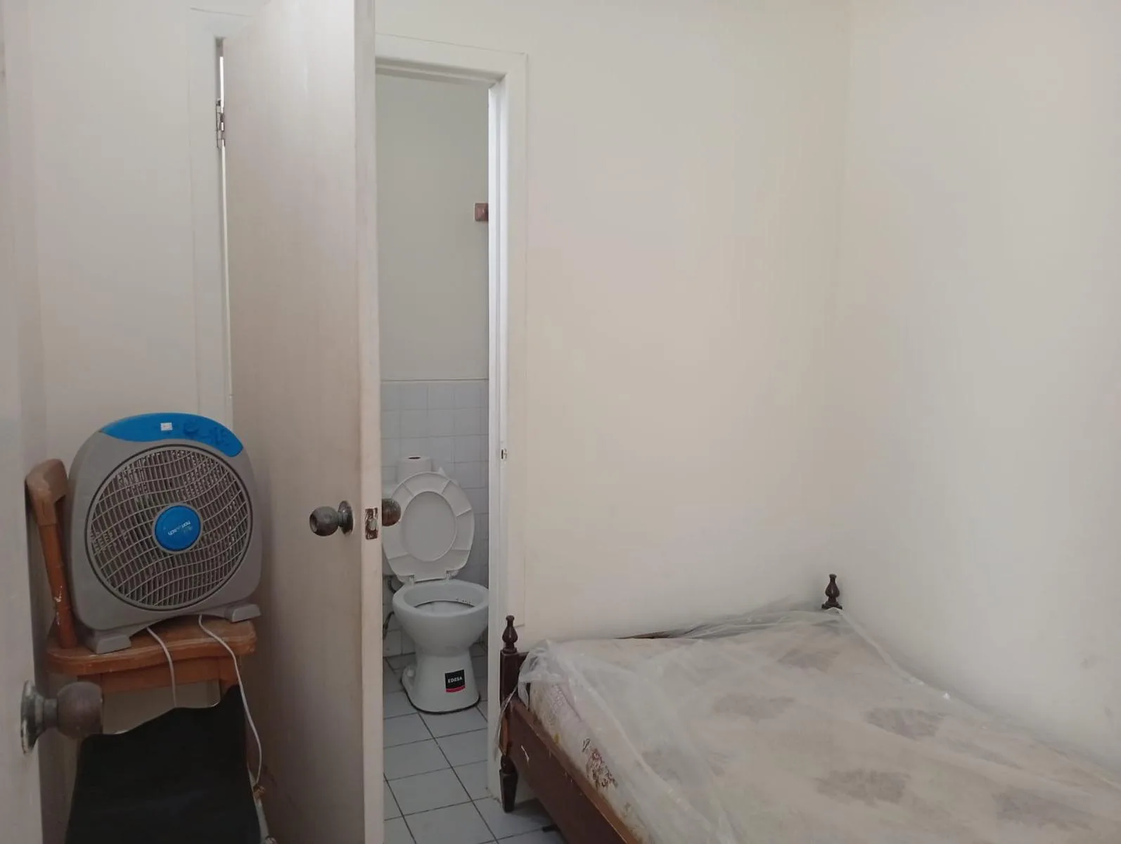 Departamento en venta, malecón Salinas, edificio frente a la playa, piso 7 RauH