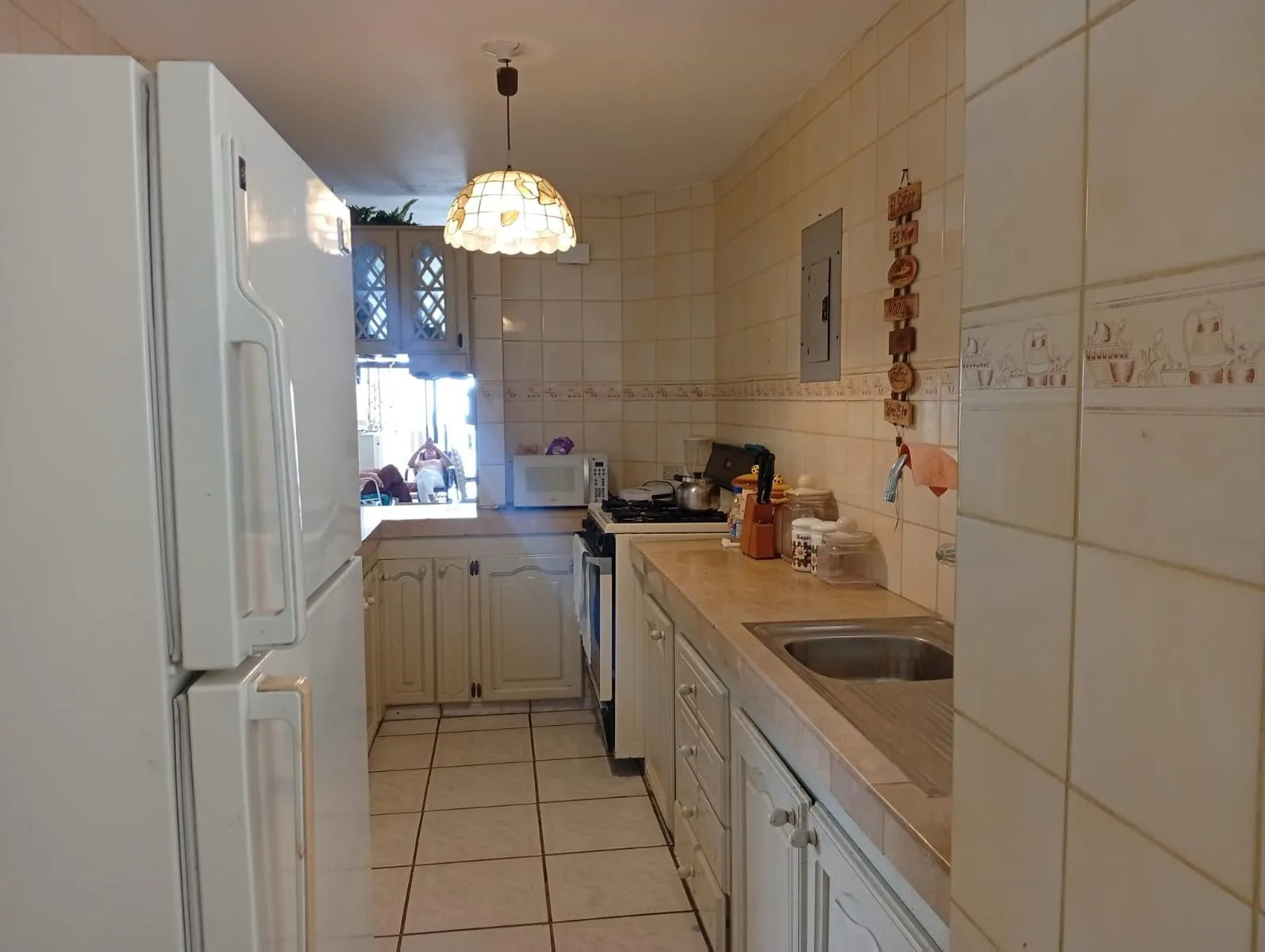 Departamento en venta, malecón Salinas, edificio frente a la playa, piso 7 RauH