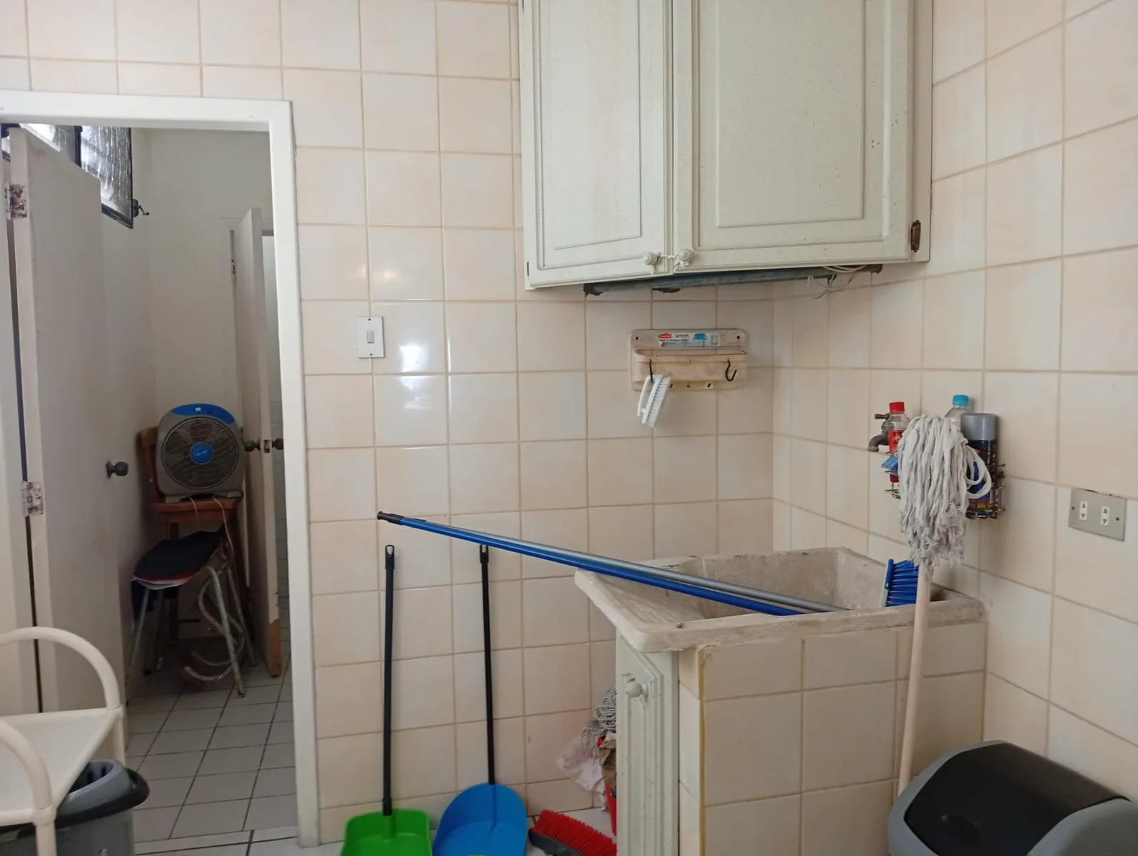Departamento en venta, malecón Salinas, edificio frente a la playa, piso 7 RauH
