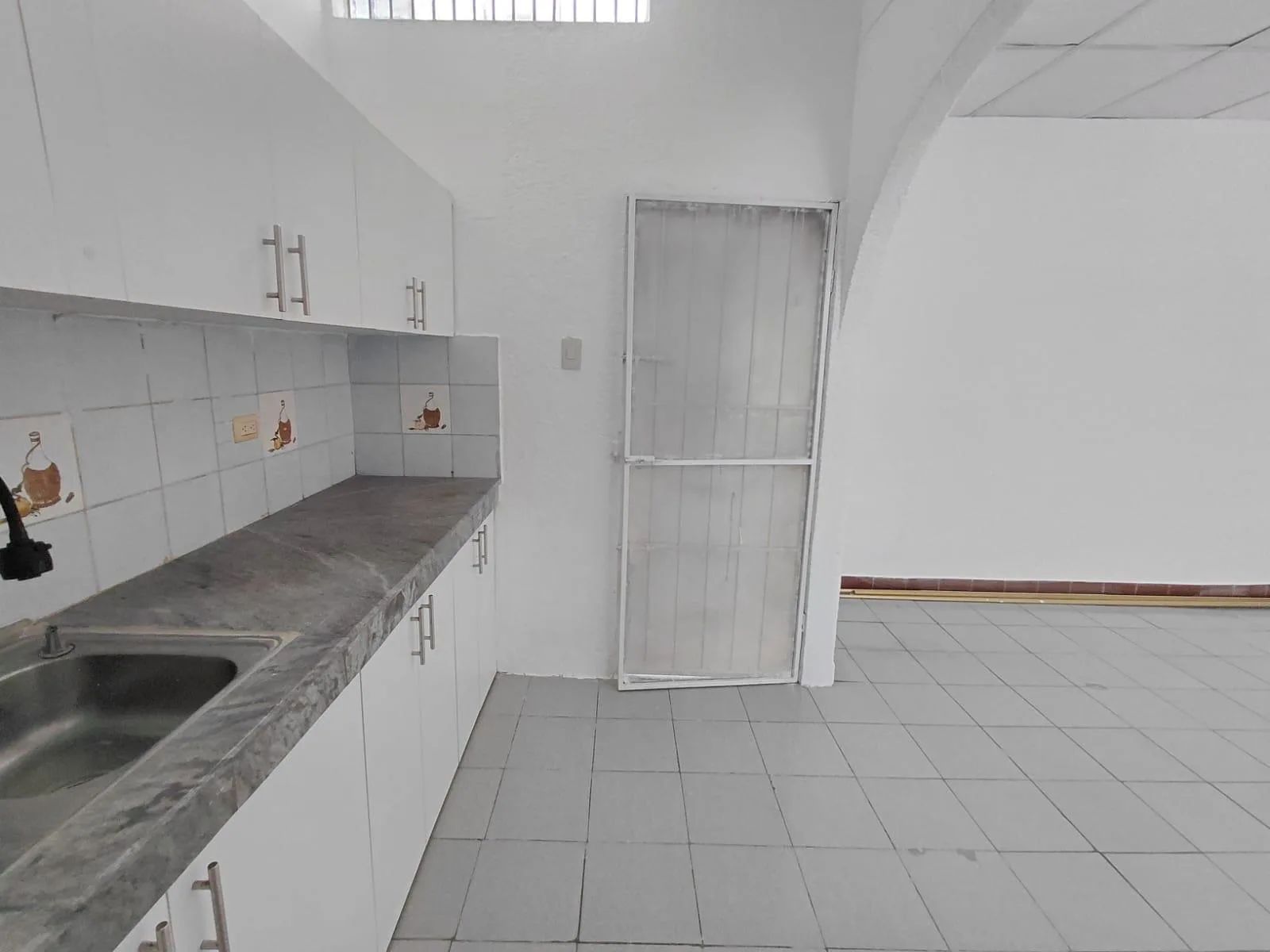 Casa en Venta – Martha de Roldós XimO
