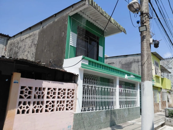 Casa en Venta – Martha de Roldós XimO