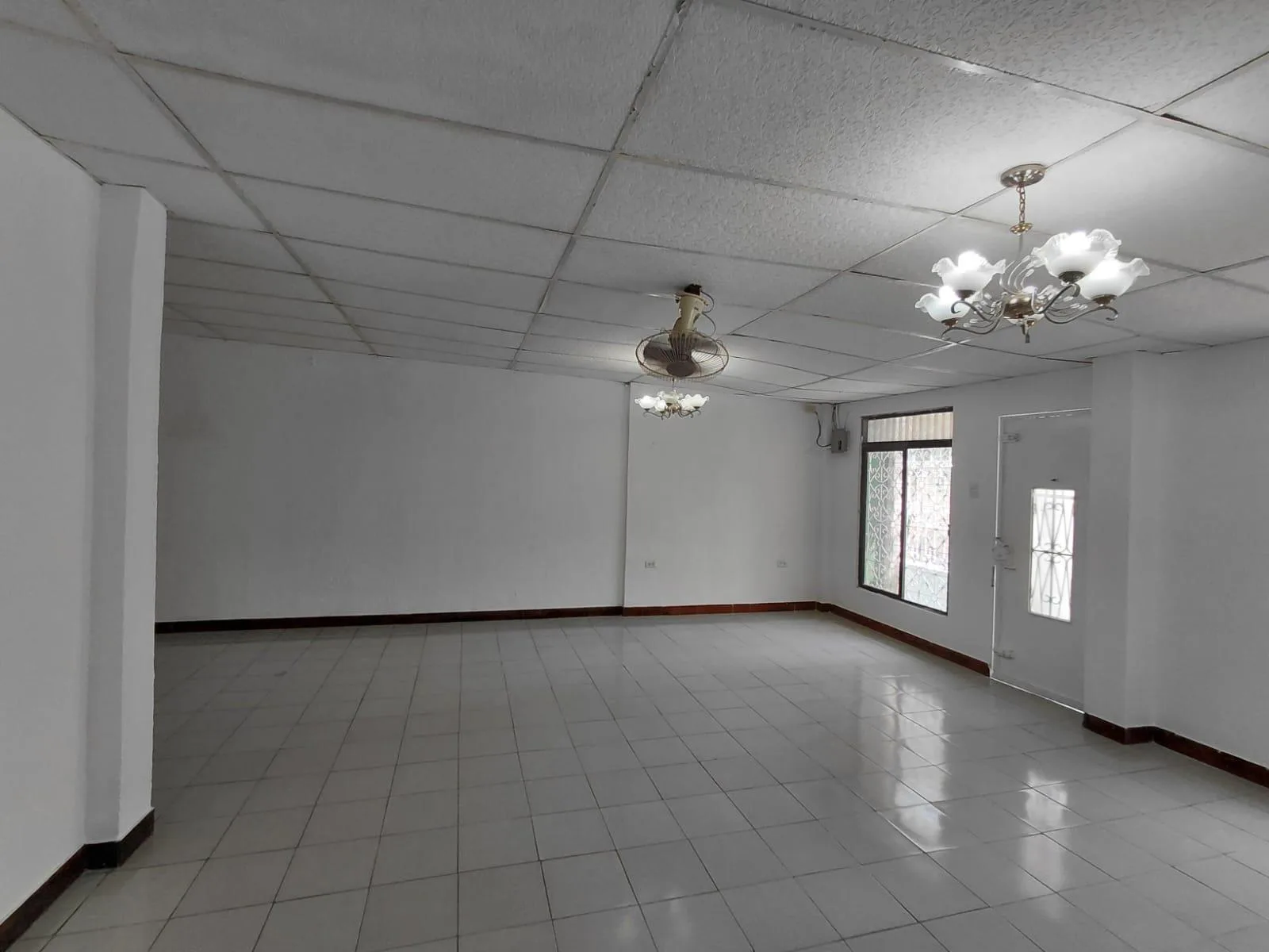 Casa en Venta – Martha de Roldós XimO
