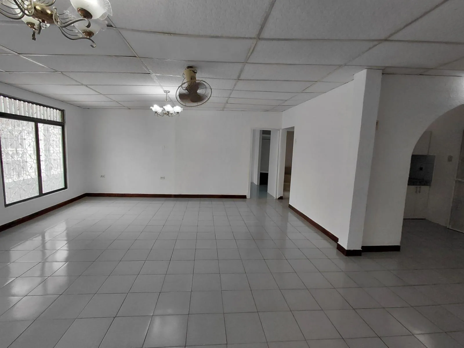 Casa en Venta – Martha de Roldós XimO