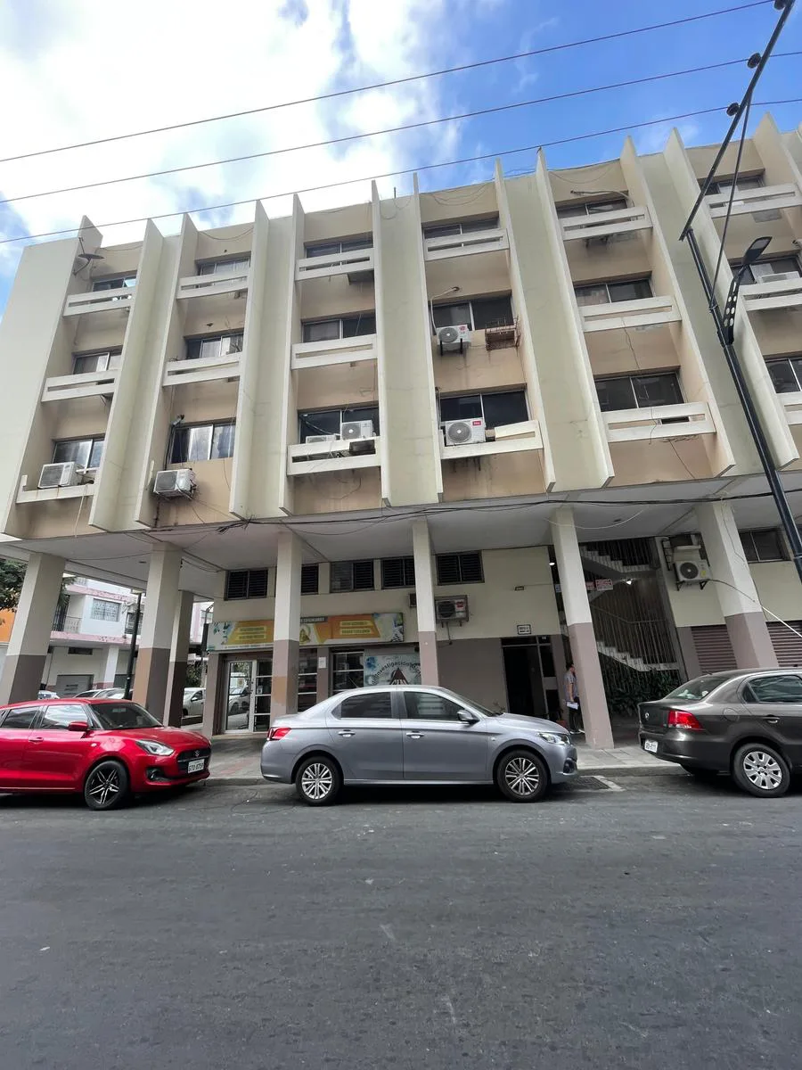 Suite en Venta Centro de guayaquil calle Cordova y mendiburo AleMo
