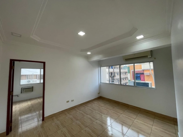 Suite en Venta Centro de guayaquil calle Cordova y mendiburo AleMo