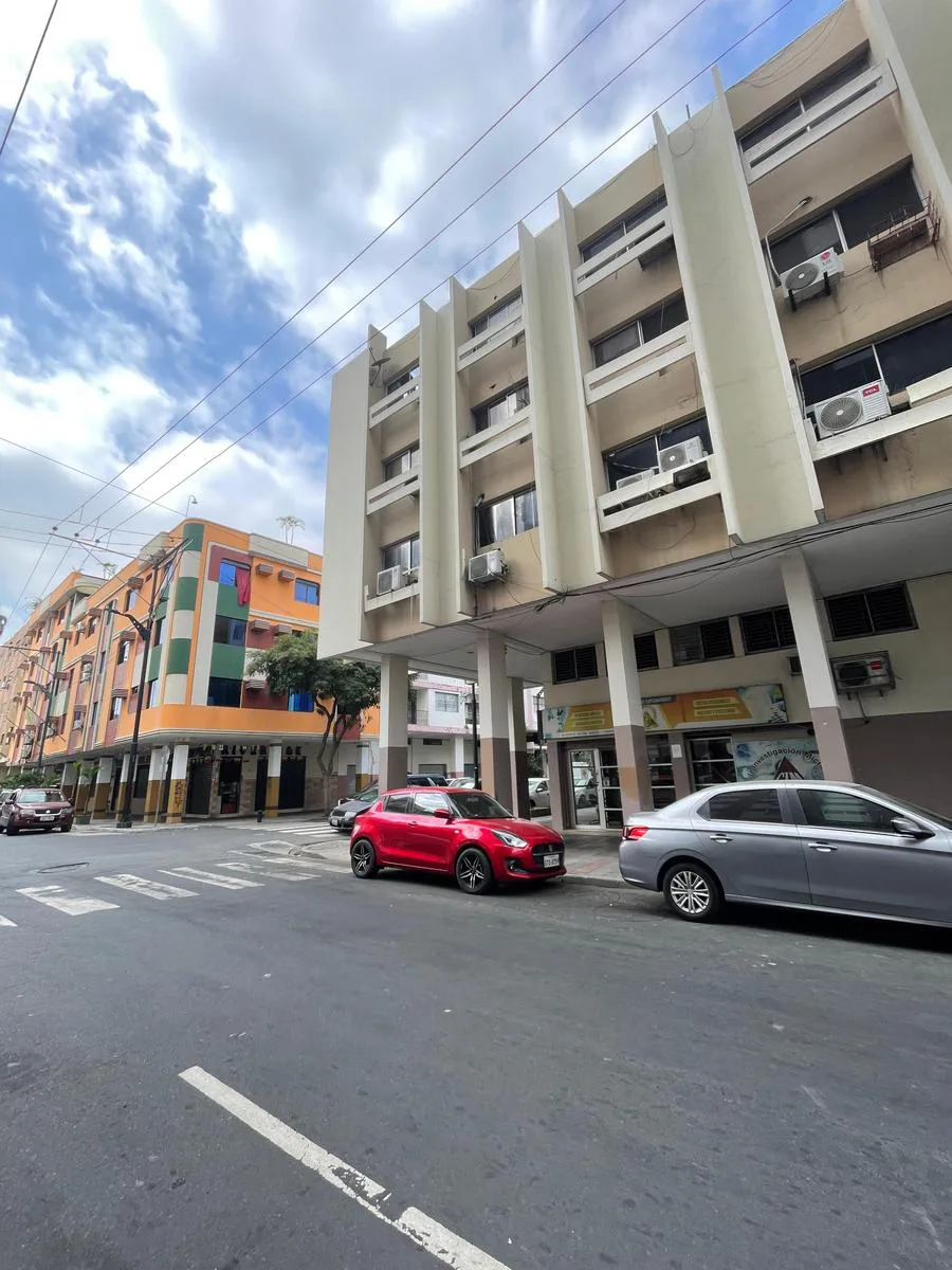 Suite en Venta Centro de guayaquil calle Cordova y mendiburo AleMo