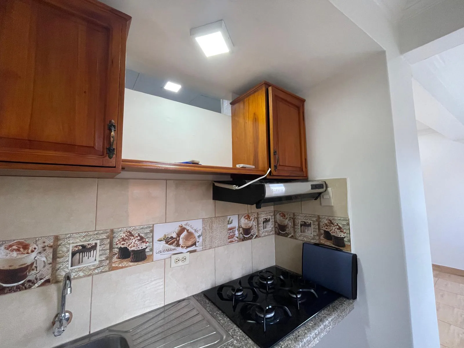 Suite en Venta Centro de guayaquil calle Cordova y mendiburo AleMo