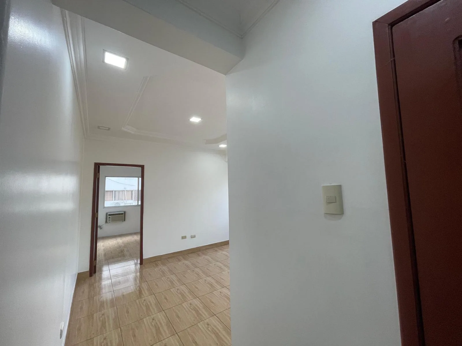 Suite en Venta Centro de guayaquil calle Cordova y mendiburo AleMo