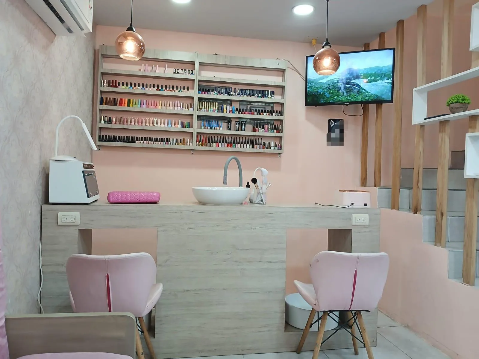 Local Comercial Amoblado y Equipado con 3 Negocios Produciendo en Venta TatO