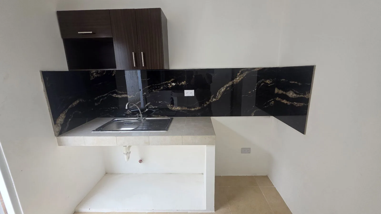 Villa Geranio 2, ingresando por Chongon, GenF