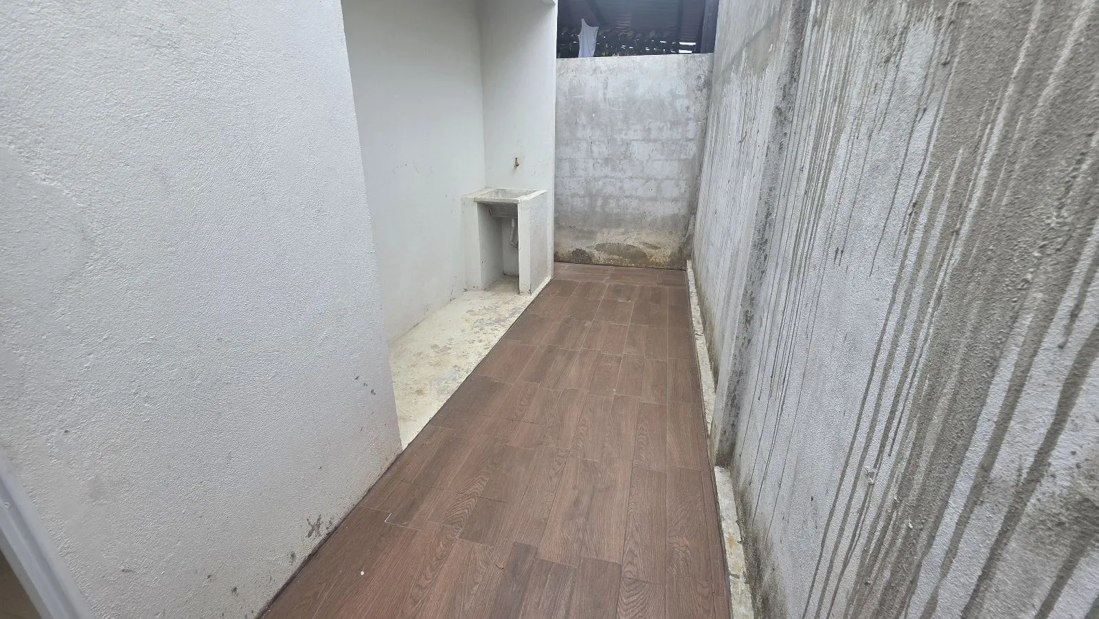 Villa Geranio 2, ingresando por Chongon, GenF