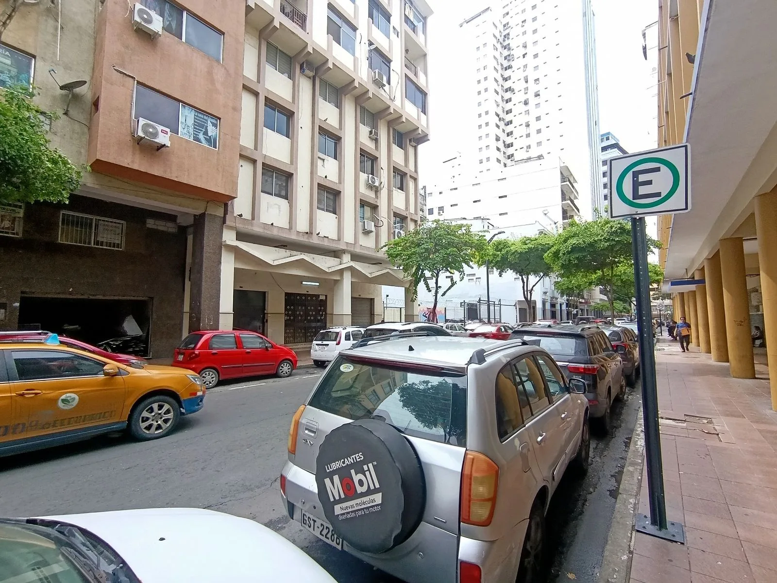 Departamento en venta en Víctor Manuel rendón y Baquerizo Moreno GabR