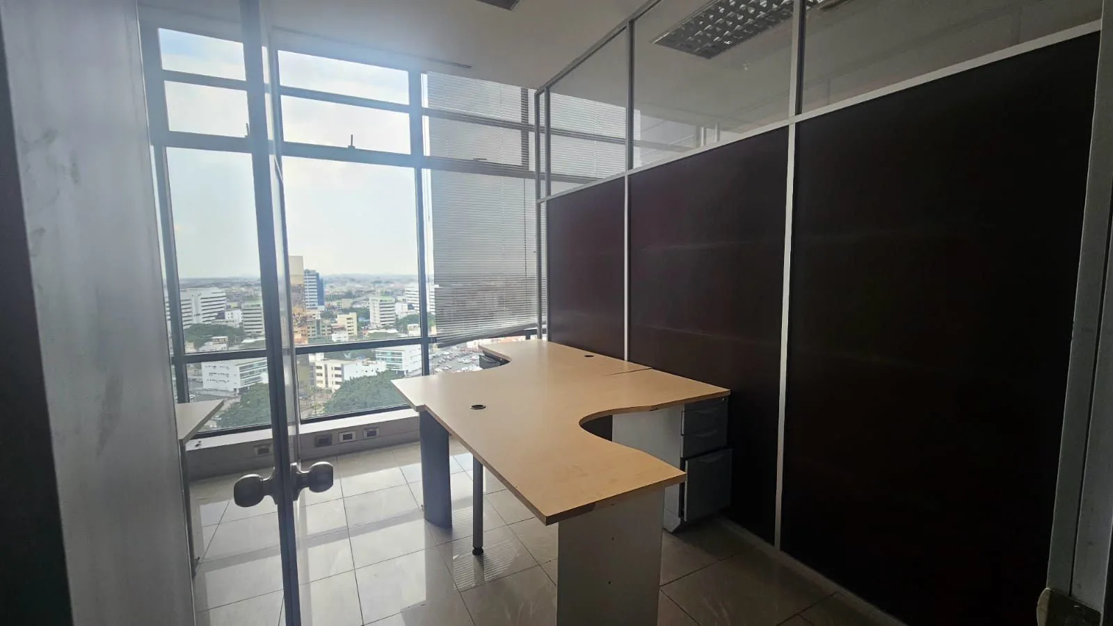 Alquiler de oficinas en el edificio World Trade Center, IngS.