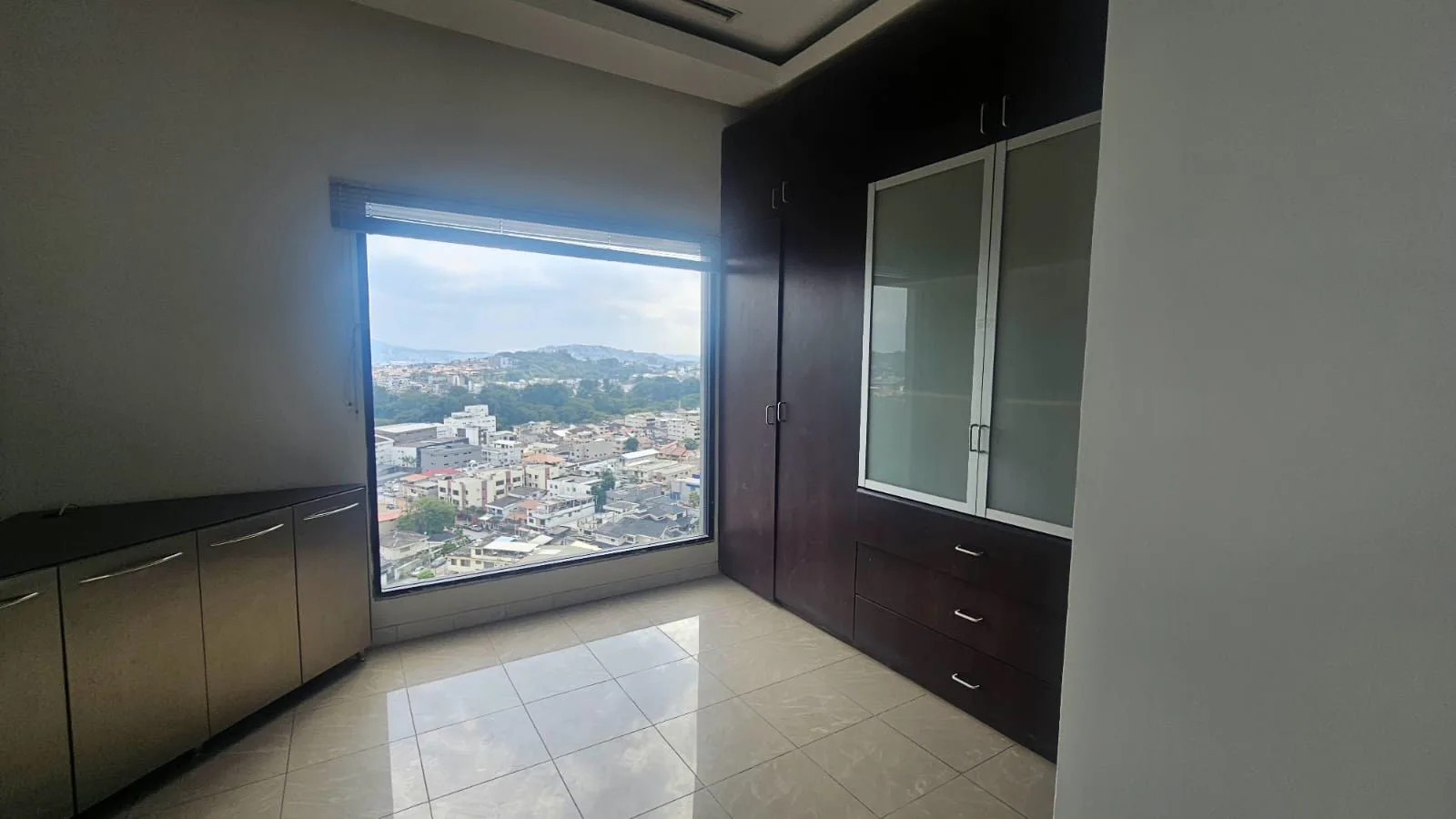 Alquiler de oficinas en el edificio World Trade Center, IngS.