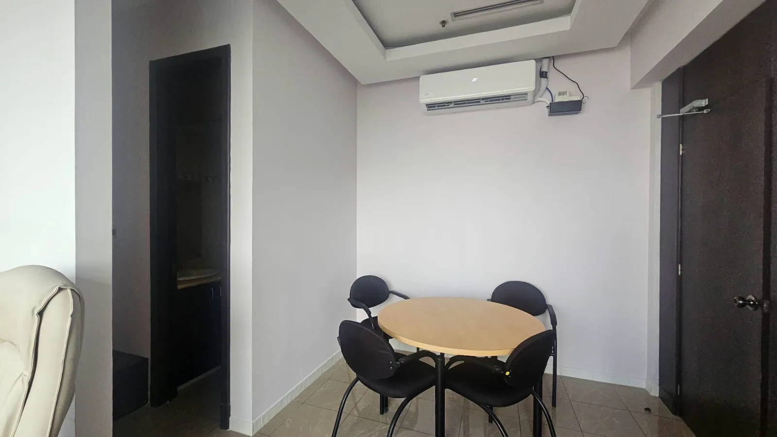 Alquiler de oficinas en el edificio World Trade Center, IngS.