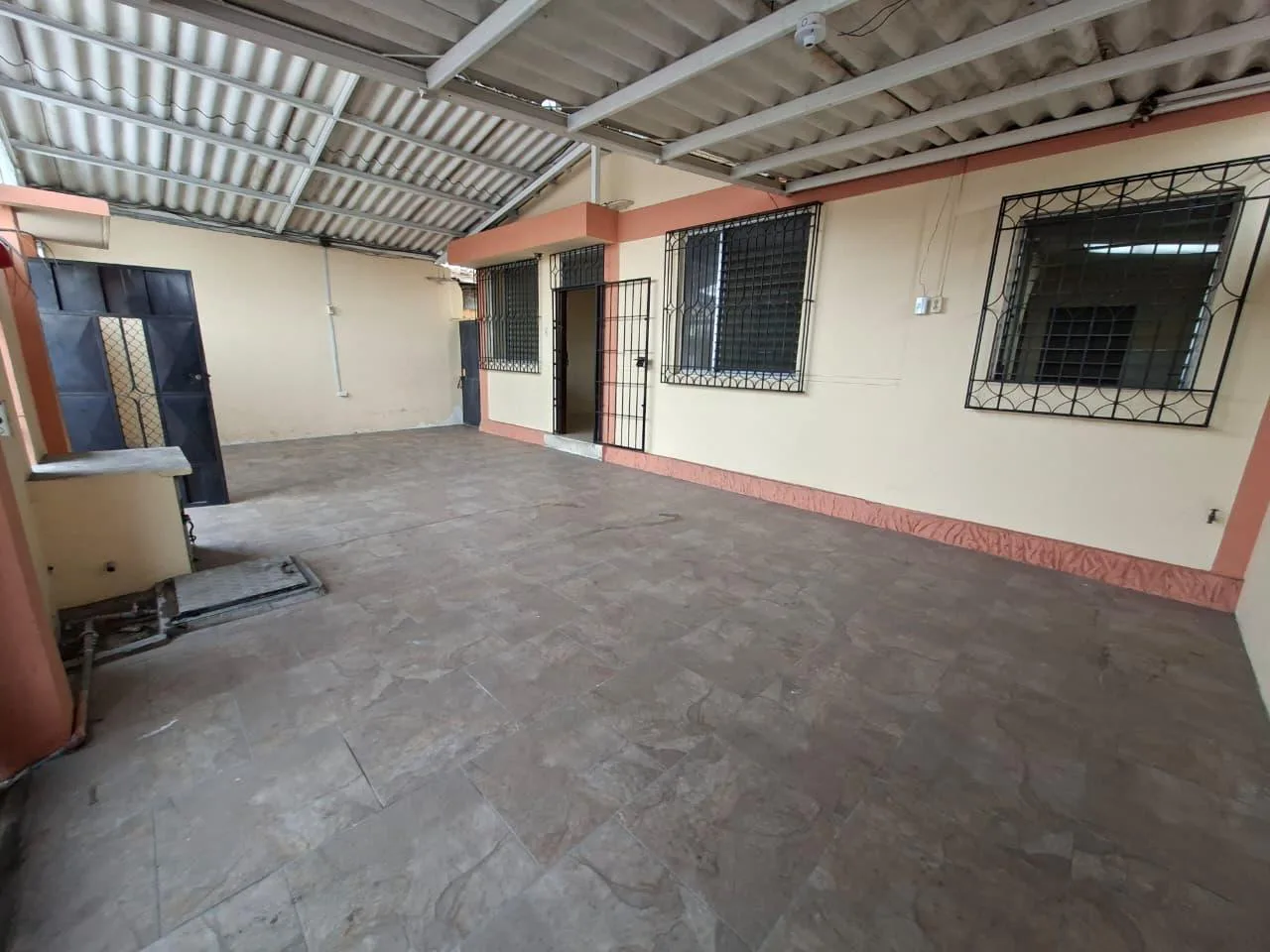 Casa de venta en Cdla Esteros, Sur Guayaquil, CyP