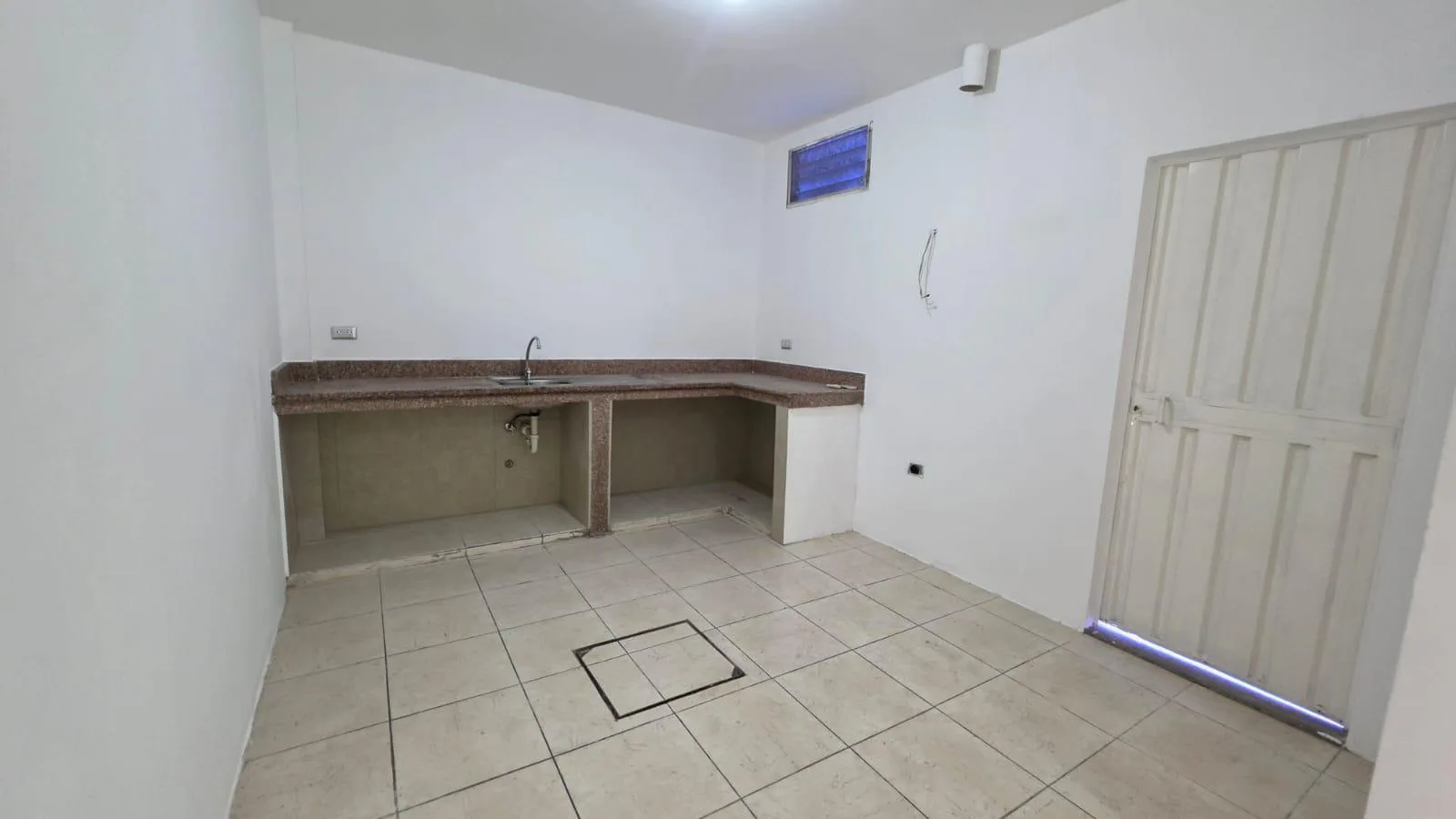 Se alquila Casa Comercial en Urdenor 1, Norte de Guayaquil, AnaA