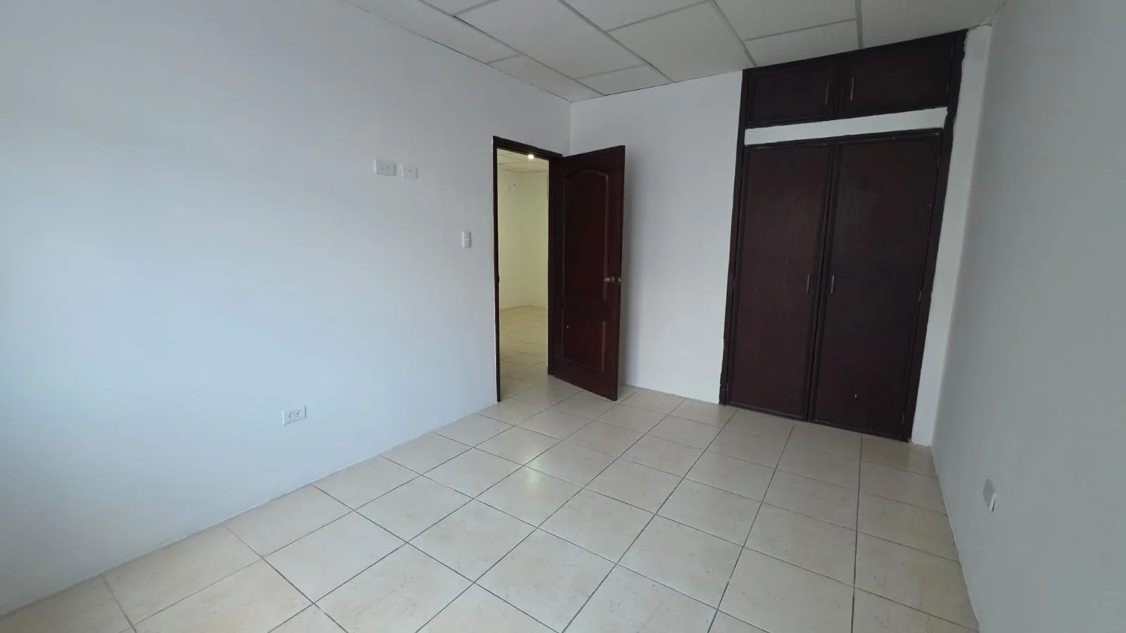 Se alquila Casa Comercial en Urdenor 1, Norte de Guayaquil, AnaA