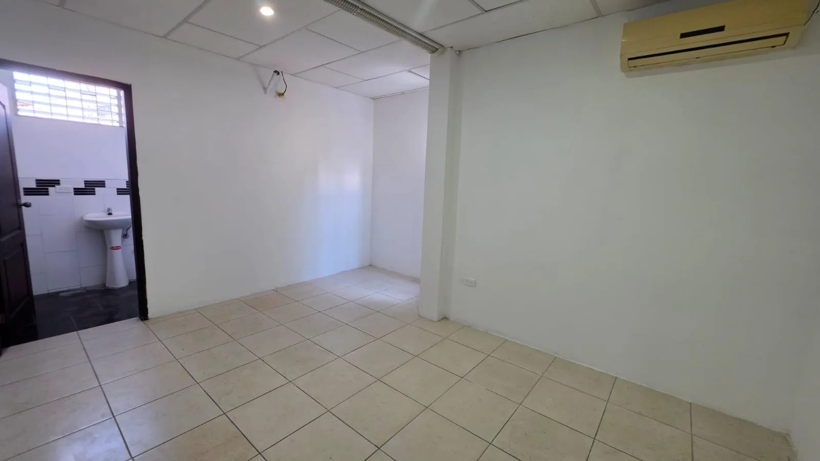 Se alquila Casa Comercial en Urdenor 1, Norte de Guayaquil, AnaA