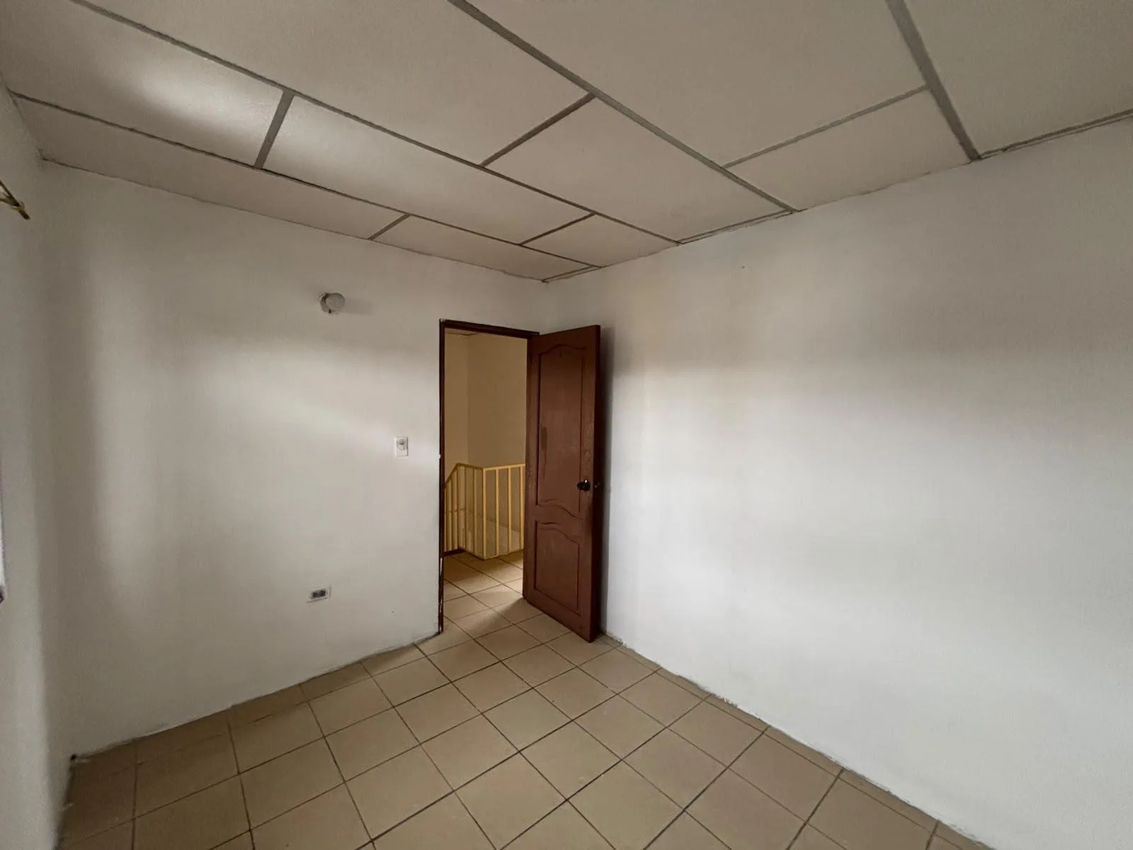 CASA EN VENTA 2 PISOS, VILLA ESPAÑA 1, ETAPA BARCELONA AyS