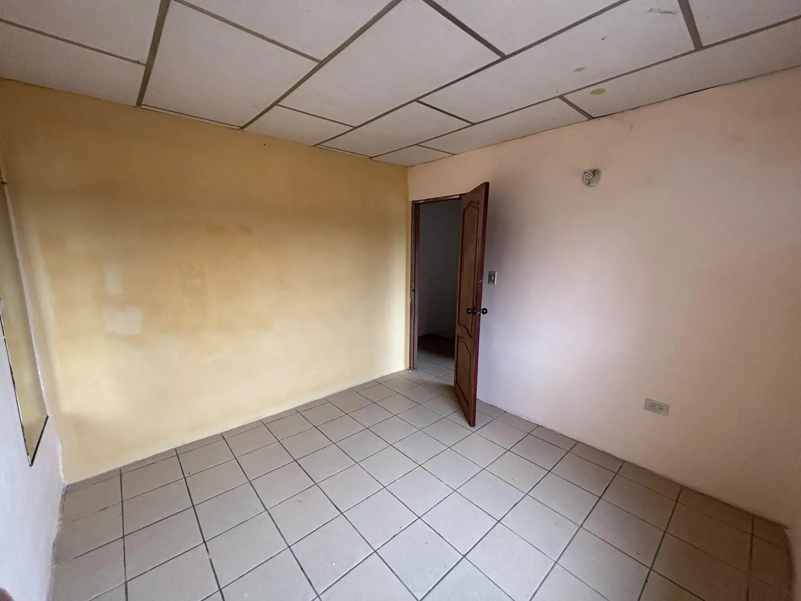 CASA EN VENTA 2 PISOS, VILLA ESPAÑA 1, ETAPA BARCELONA AyS