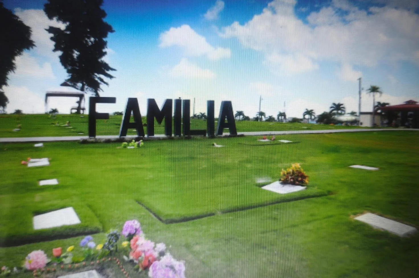 Venta de Lote doble en Jardines de Esperanza cerca del Santuario de Shoensttat CriL