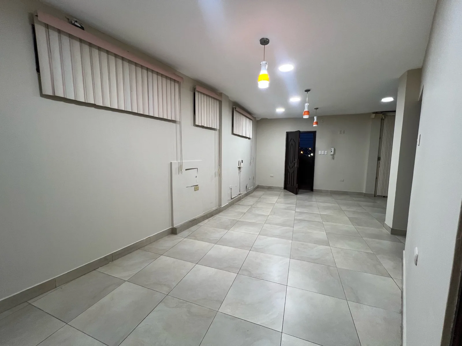 Departamento en Alquiler 2do Piso, Los Ceibos, Guayaquil, RobA