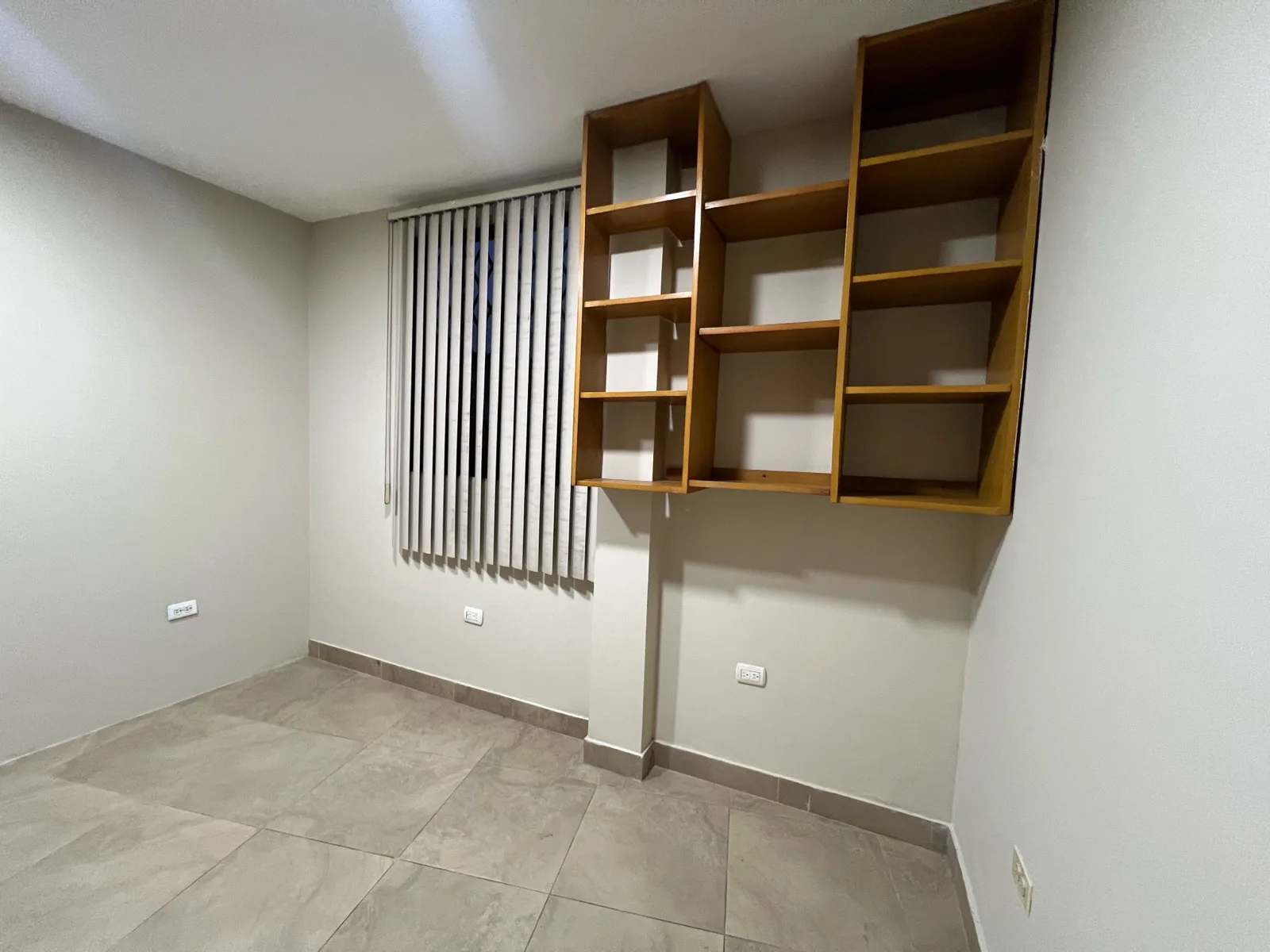 Departamento en Alquiler 2do Piso, Los Ceibos, Guayaquil, RobA