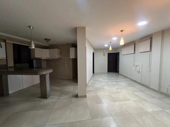 Departamento en Alquiler 2do Piso, Los Ceibos, Guayaquil, RobA