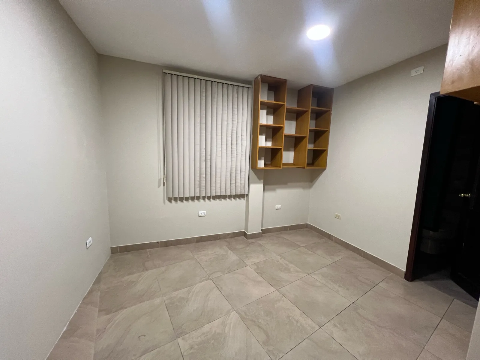 Departamento en Alquiler 2do Piso, Los Ceibos, Guayaquil, RobA