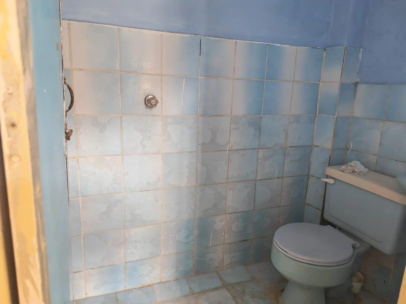 Venta Casa y Terreno. Vía Jipijapa-Guayaquil. Recinto San Vicente. Parroquia Jipijapa. VyJ