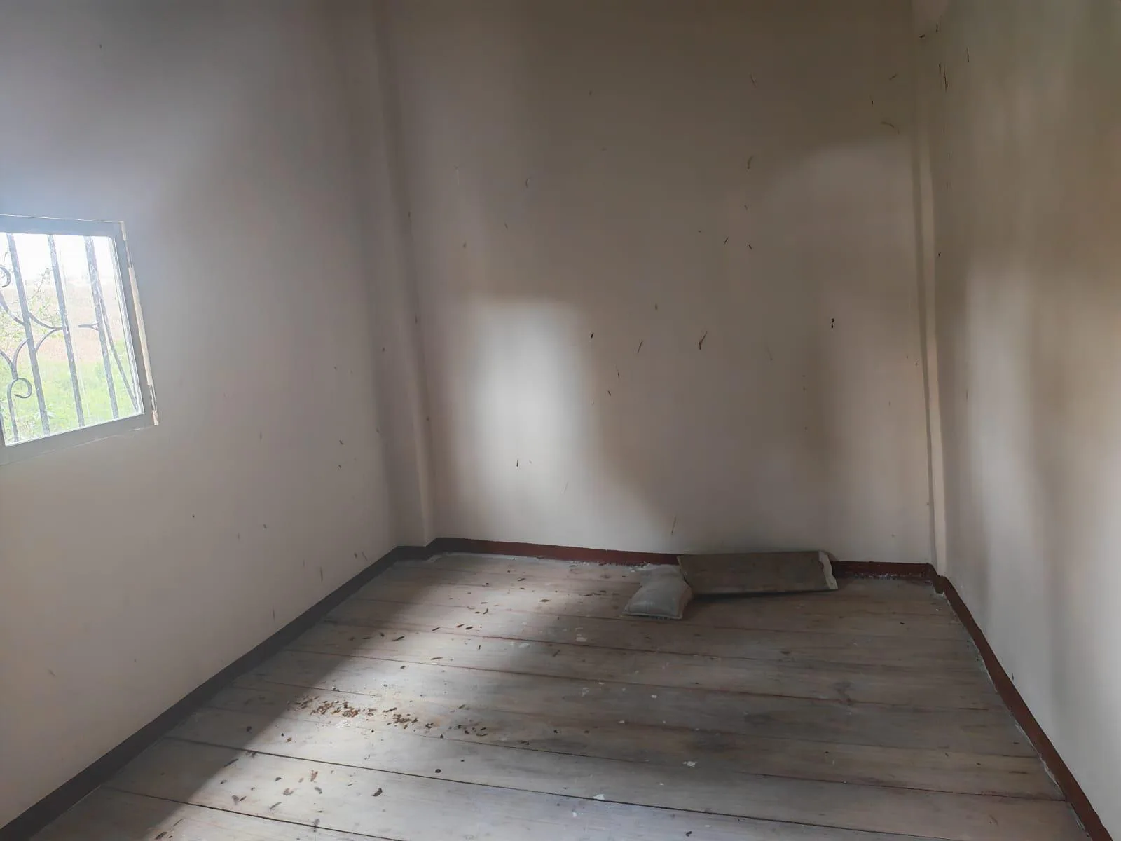 Venta Casa y Terreno. Vía Jipijapa-Guayaquil. Recinto San Vicente. Parroquia Jipijapa. VyJ