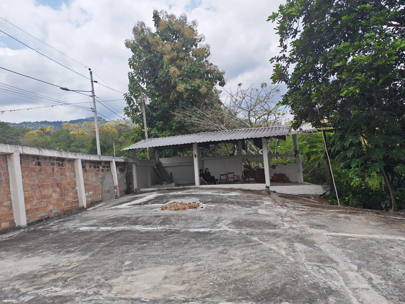 Venta Casa y Terreno. Vía Jipijapa-Guayaquil. Recinto San Vicente. Parroquia Jipijapa. VyJ