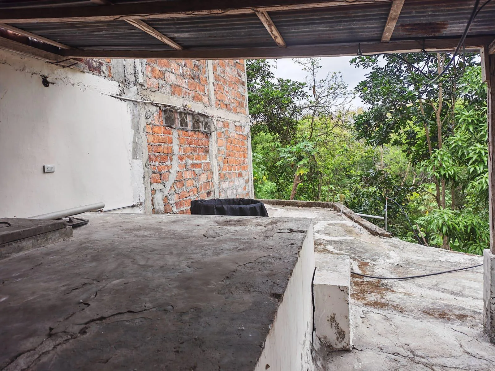 Venta Casa y Terreno. Vía Jipijapa-Guayaquil. Recinto San Vicente. Parroquia Jipijapa. VyJ