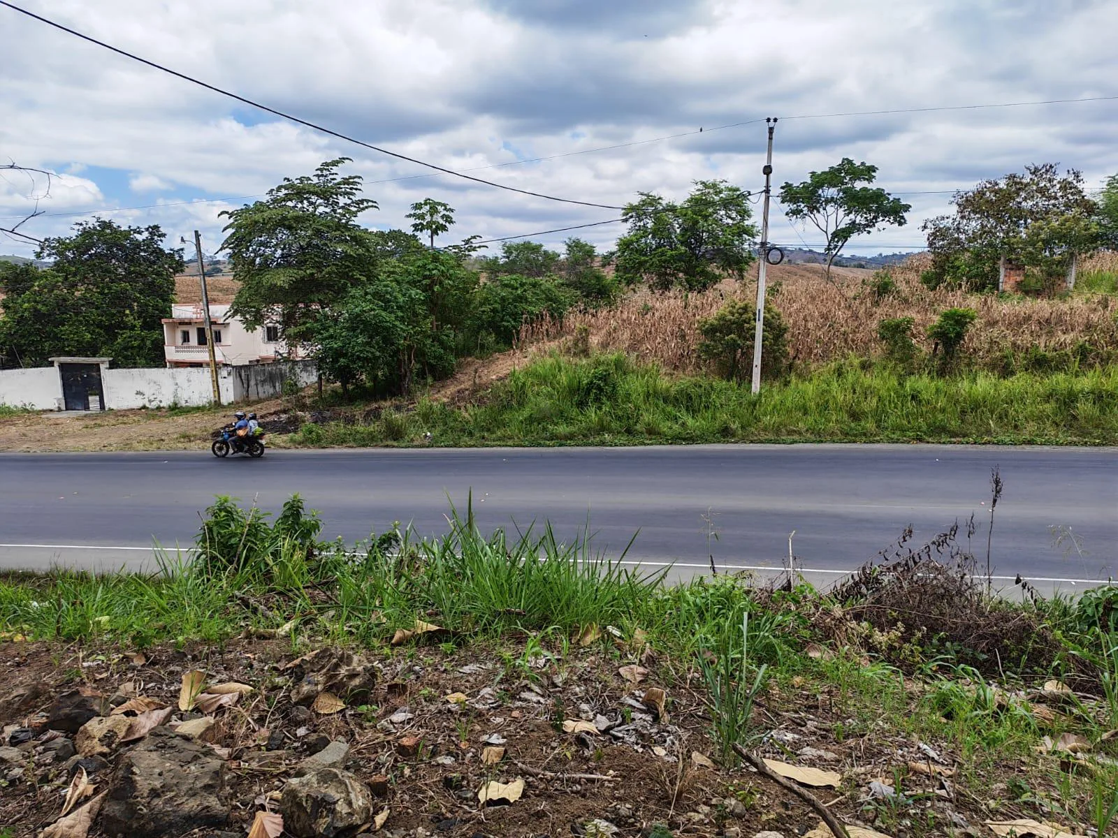 Venta Terreno Vía Jipijapa – Guayaquil. Recinto San Vicente. VyJ