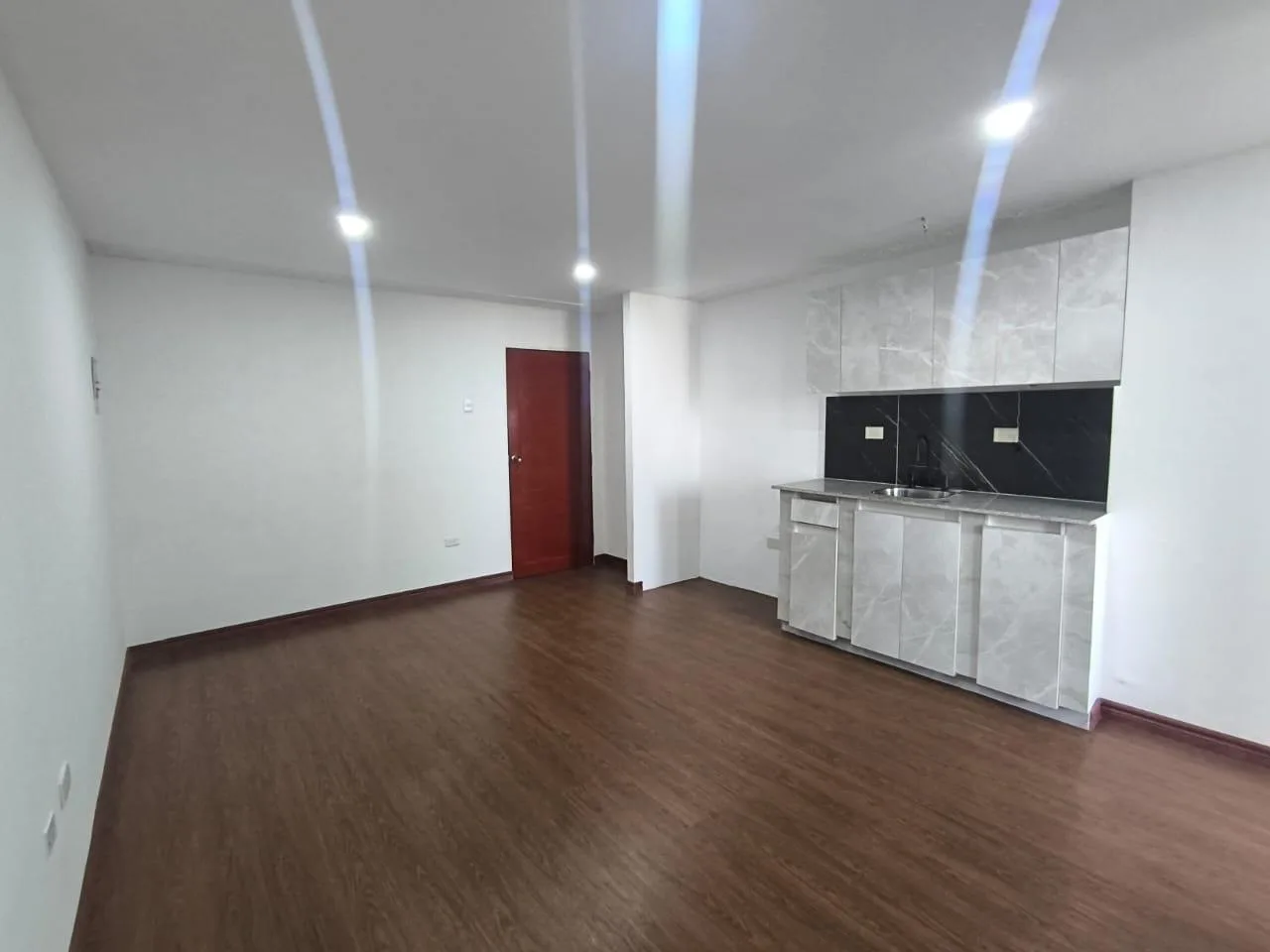 Alquiler de Suite. Edificio El Forum, Centro de Guayaquil KarR