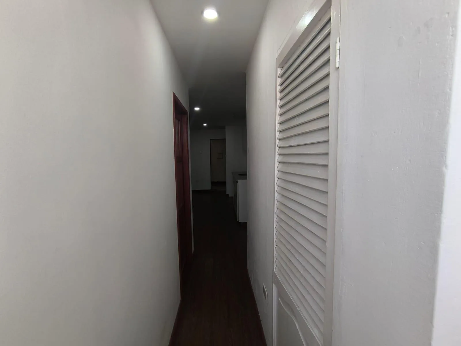 Alquiler de Suite. Edificio El Forum, Centro de Guayaquil KarR