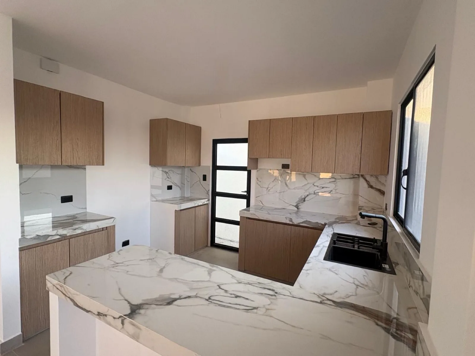 Casa en Venta, Urbanizacion Logare, Via Salitre, IngG