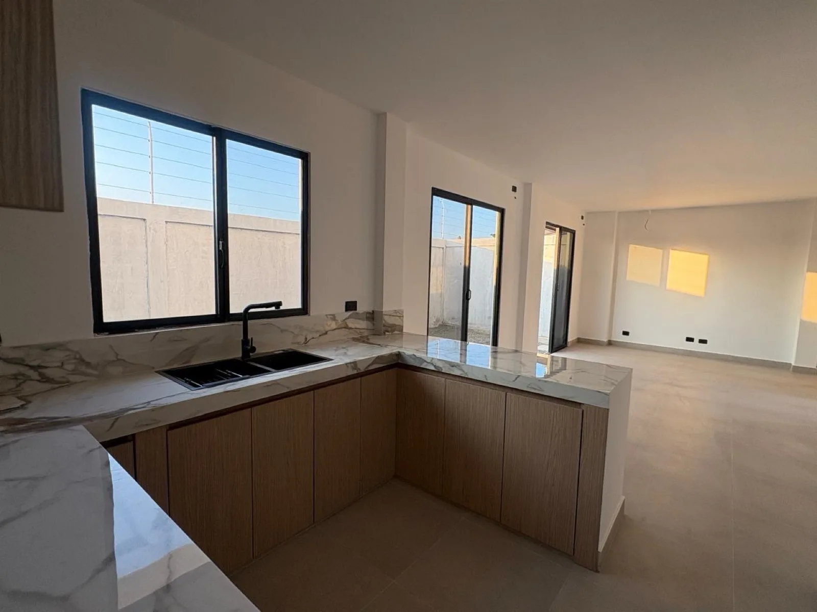 Casa en Venta, Urbanizacion Logare, Via Salitre, IngG