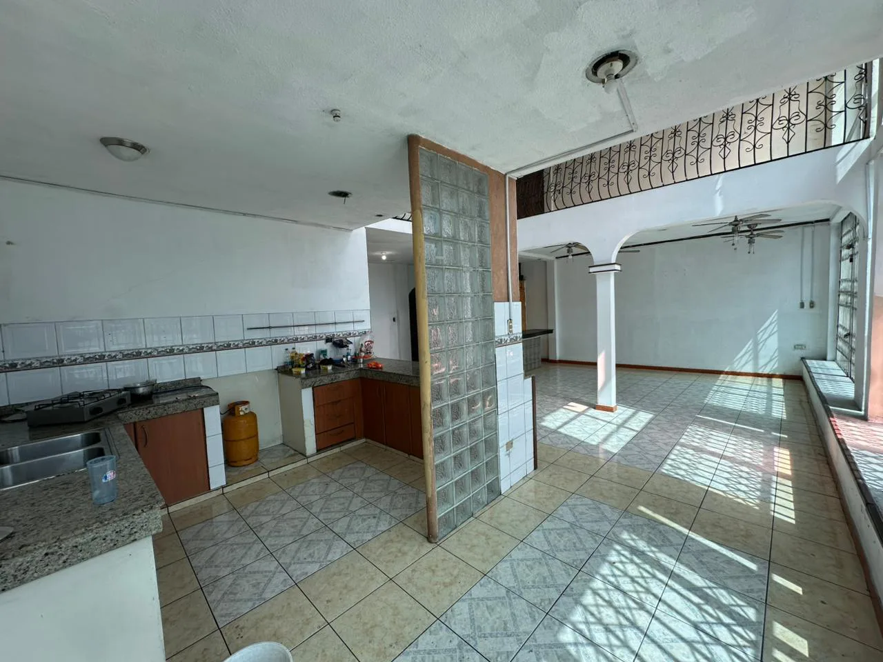 Venta de Edificio Comercial, centro de Guayaquil, CyP