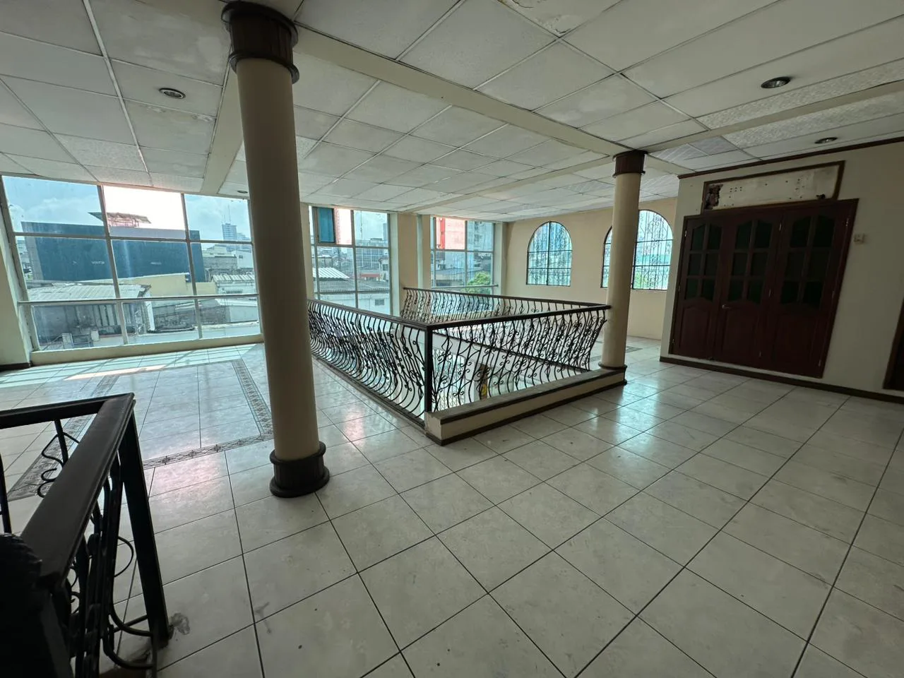 Venta de Edificio Comercial, centro de Guayaquil, CyP
