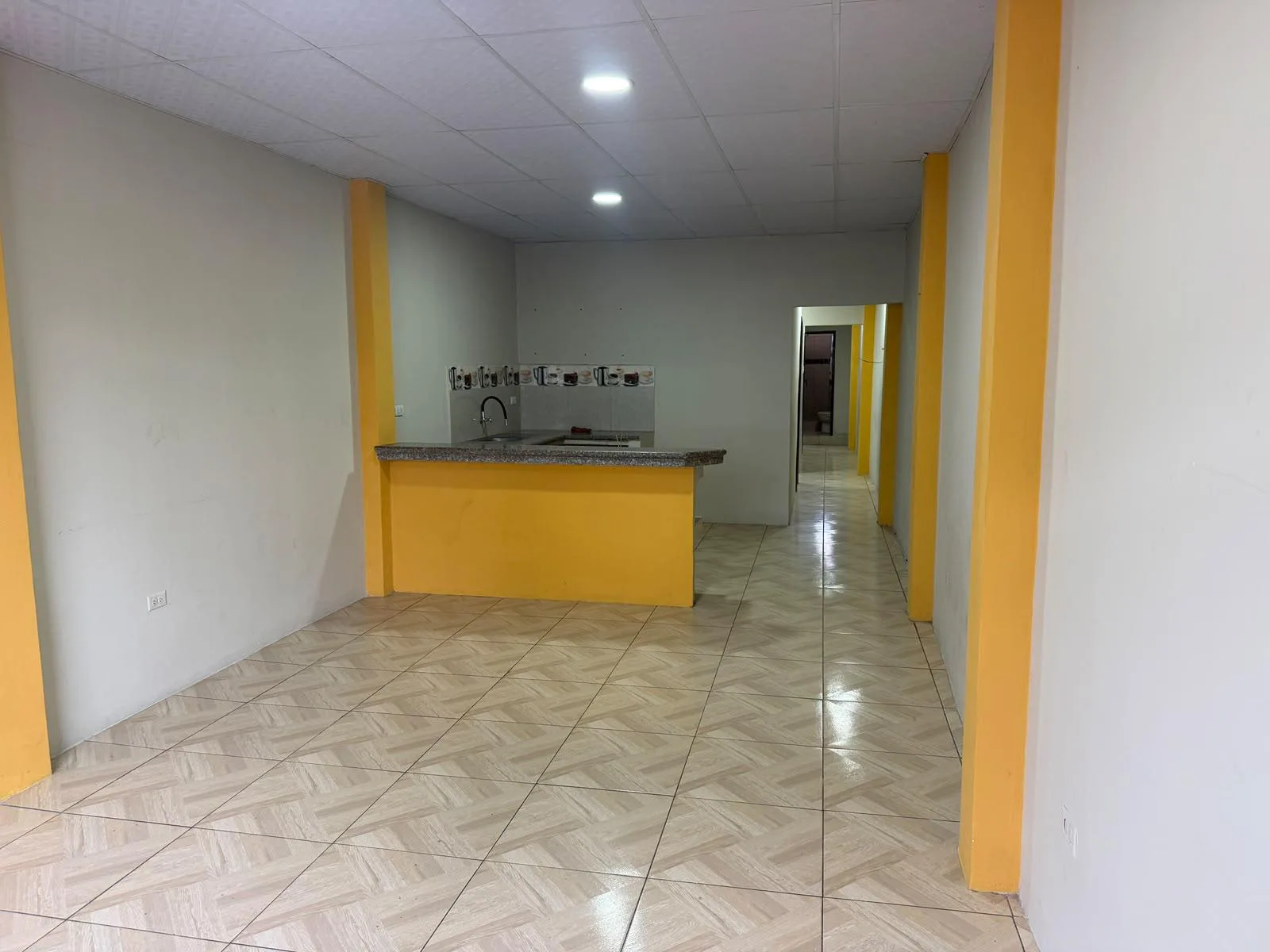 Se alquila departamento en Calle Salinas y Cap. Nájera JosS